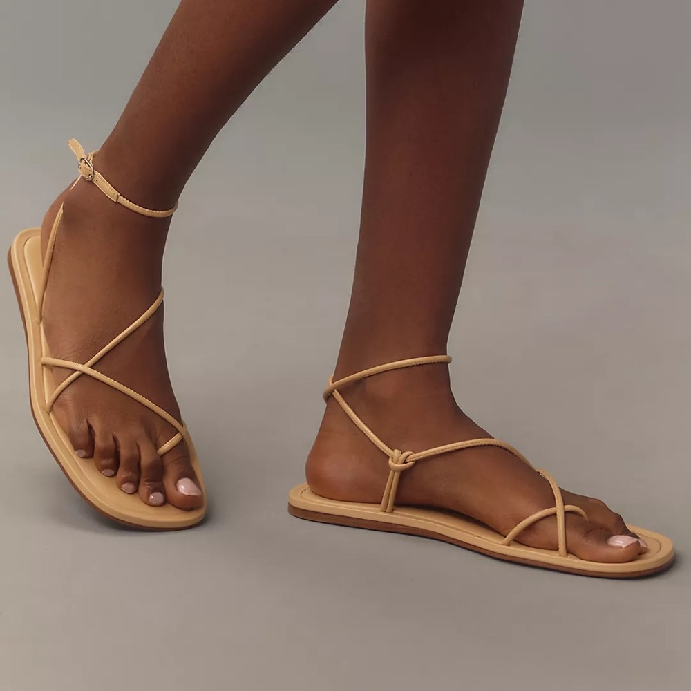 Brand new LOQ Granada Sandals size 39/8